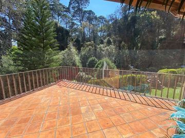 Casa en venta junto al club de golf vista verde 7 recamaras Avándaro valle de Bravo