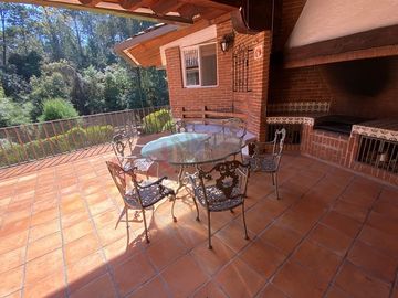 Casa en venta junto al club de golf vista verde 7 recamaras Avándaro valle de Bravo