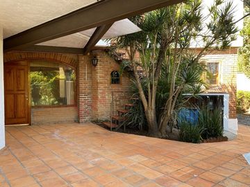 Casa en venta junto al club de golf vista verde 7 recamaras Avándaro valle de Bravo