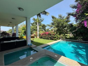 Espectacular casa en venta -  Paraíso Country Club, Cuernavaca