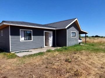 SE VENDE PARCELA CON CASA NUEVA EN CHILLAN