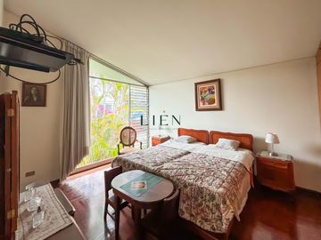Residencia de Lujo con Piscina y Terraza - A 1 Cuadra de Av. Caminos del Inca