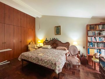 Residencia de Lujo con Piscina y Terraza - A 1 Cuadra de Av. Caminos del Inca