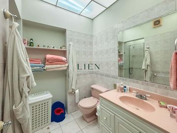 Residencia de Lujo con Piscina y Terraza - A 1 Cuadra de Av. Caminos del Inca