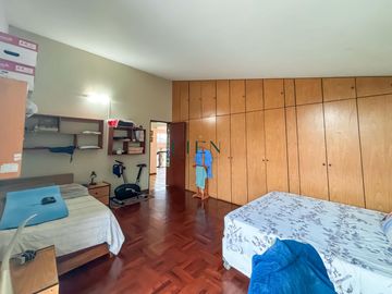Residencia de Lujo con Piscina y Terraza - A 1 Cuadra de Av. Caminos del Inca