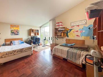 Residencia de Lujo con Piscina y Terraza - A 1 Cuadra de Av. Caminos del Inca