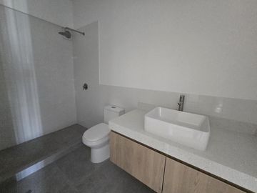 VENDO DUPLEX EN MIRAFLORES , CERCA DEL PARQUE KENNEDY
