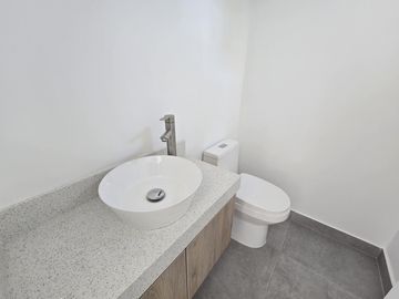 VENDO DUPLEX EN MIRAFLORES , CERCA DEL PARQUE KENNEDY