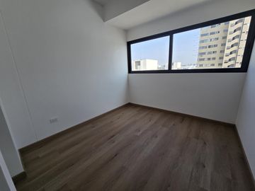 VENDO DUPLEX EN MIRAFLORES , CERCA DEL PARQUE KENNEDY