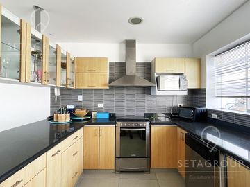Vendo Casa de Playa, Lomas del Mar (KM. 121) - Totalmente amoblada