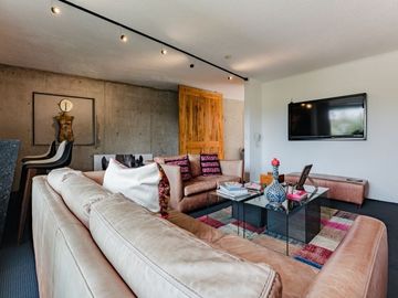 ESPECTACULAR CASA EN VENTA EN LOMAS DE BEZARES