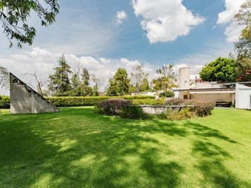ESPECTACULAR CASA EN VENTA EN LOMAS DE BEZARES