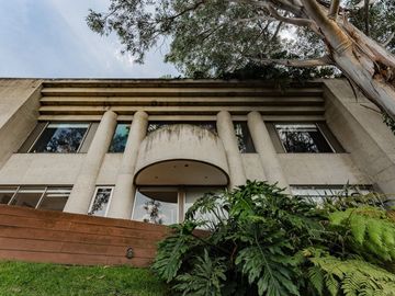 ESPECTACULAR CASA EN VENTA EN LOMAS DE BEZARES
