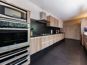 ESPECTACULAR CASA EN VENTA EN LOMAS DE BEZARES