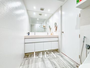 Venta Departamento 4 Dormitorio amplios con baños
