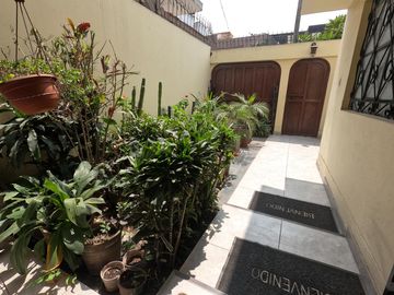 Venta de Casa con excelente ubicación en Urb Tilda  Ate Vitarte
