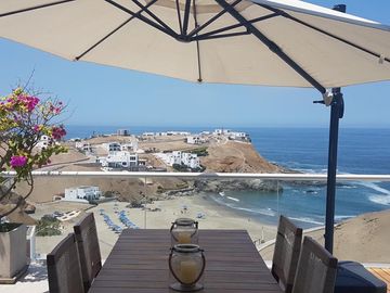 Hermosa casa con vista espectacular en Playa Palillos