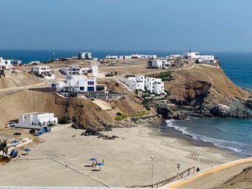 Hermosa casa con vista espectacular en Playa Palillos