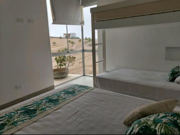 Hermosa casa con vista espectacular en Playa Palillos