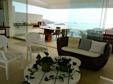 CASA  EN PLAYA LOMAS DEL MAR CON HERMOSA  VISTA