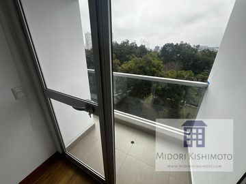 Lindo Flat frente al parque Castilla