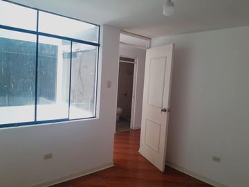 Departamento en Venta en San Martin de Porres 3piso Vista al Exterior