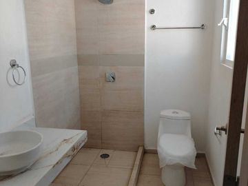 CASA EN VENTA  calle abierta Corregidora, Querétaro