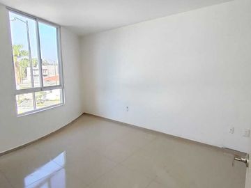 CASA EN VENTA  calle abierta Corregidora, Querétaro