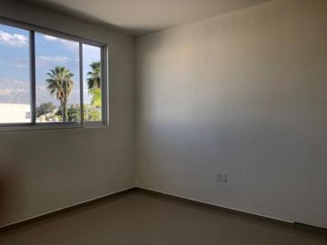 CASA EN VENTA  calle abierta Corregidora, Querétaro