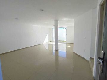 CASA EN VENTA  calle abierta Corregidora, Querétaro