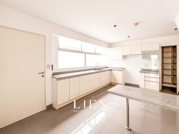 Duplex de Estreno con Piscina, Terraza y Balcón - Iluminación Natural - 3 Estacionamientos