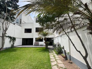 Cómoda CASA en San Antonio, MIRAFLORES