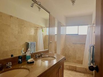 Cómoda CASA en San Antonio, MIRAFLORES