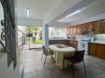 Cómoda CASA en San Antonio, MIRAFLORES