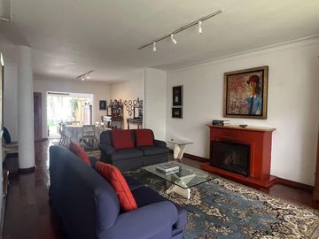 Cómoda CASA en San Antonio, MIRAFLORES
