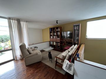 VENTA DE AMPLIA CASA EN EXCELENTE UBICACIÓN - MIRAFLORES