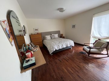 VENTA DE AMPLIA CASA EN EXCELENTE UBICACIÓN - MIRAFLORES