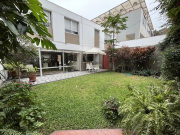 VENTA DE AMPLIA CASA EN EXCELENTE UBICACIÓN - MIRAFLORES