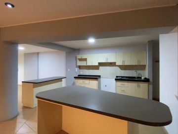 VENTA DE DEPARTAMENTO EN LAS LOMAS DE LA MOLINA.