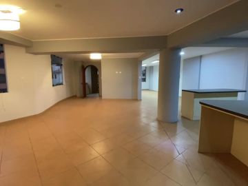 VENTA DE DEPARTAMENTO EN LAS LOMAS DE LA MOLINA.