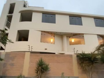 VENTA DE DEPARTAMENTO EN LAS LOMAS DE LA MOLINA.