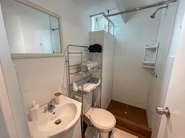 Ideal para Inversión y/o Vivienda - Límite con San Isidro - Sin cochera