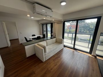 Flat en Cesar Vallejo y Arenales Altura Tip top
