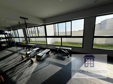 Flat en Cesar Vallejo y Arenales Altura Tip top