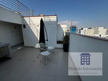 Flat en Cesar Vallejo y Arenales Altura Tip top