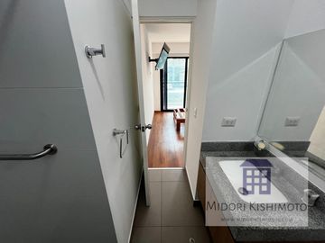 Flat en Cesar Vallejo y Arenales Altura Tip top