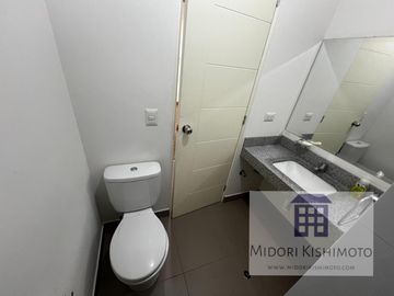 Flat en Cesar Vallejo y Arenales Altura Tip top