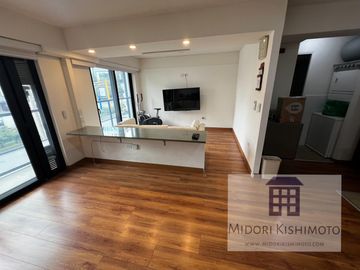 Flat en Cesar Vallejo y Arenales Altura Tip top