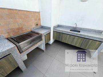 Flat en Cesar Vallejo y Arenales Altura Tip top