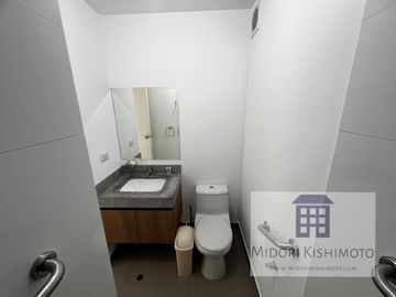 Flat en Cesar Vallejo y Arenales Altura Tip top
